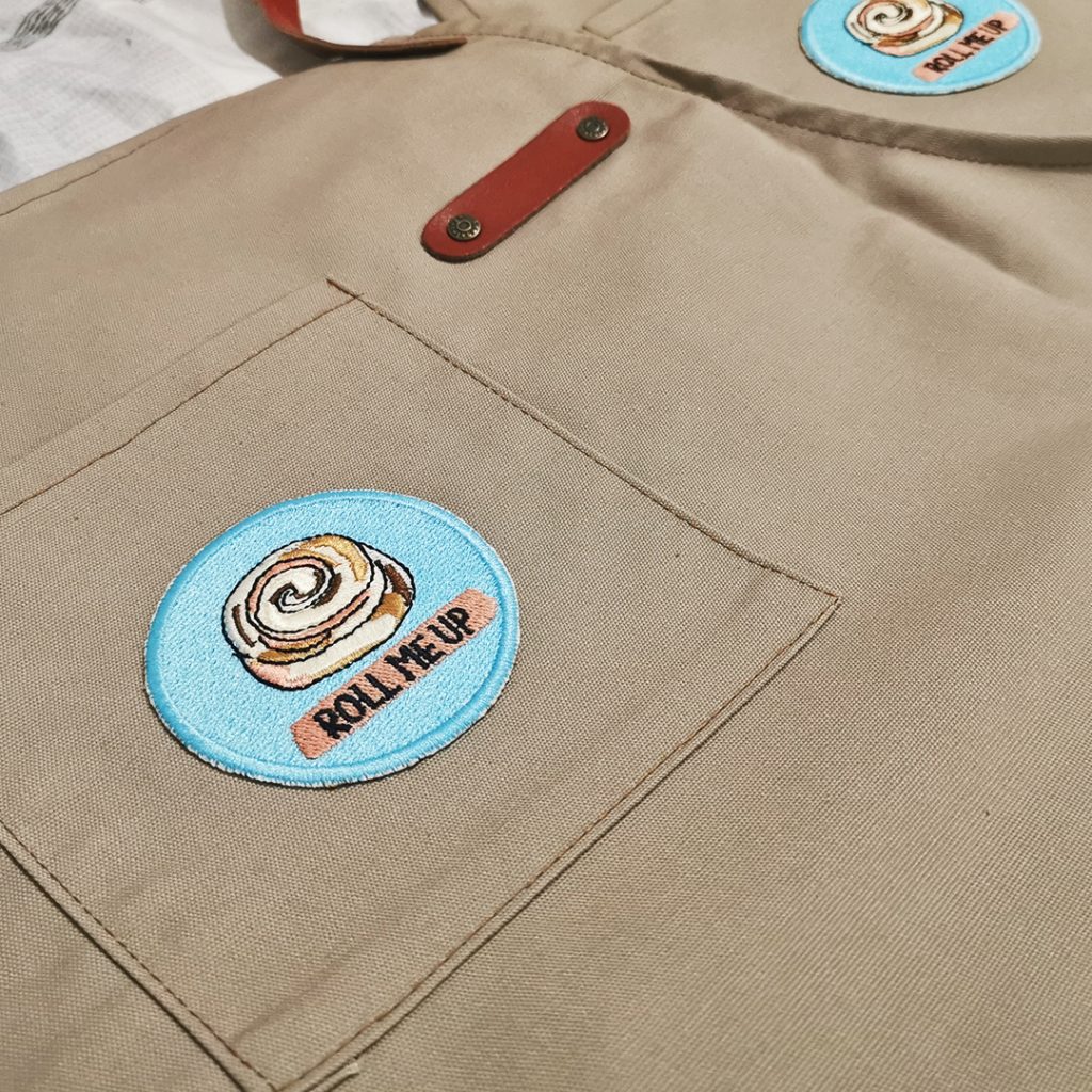 parche bordado delantal